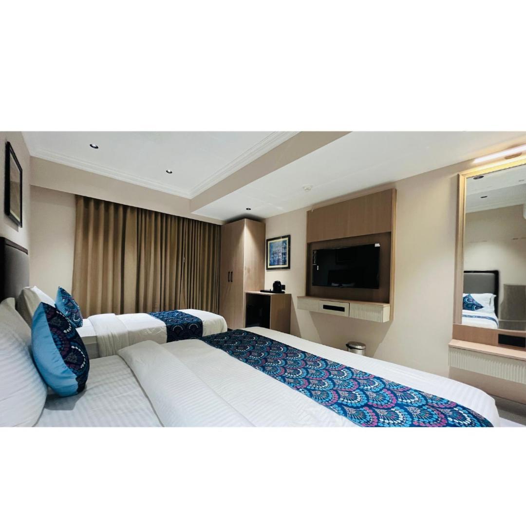 Hotel Royal Town Ahmedabad Exterior photo