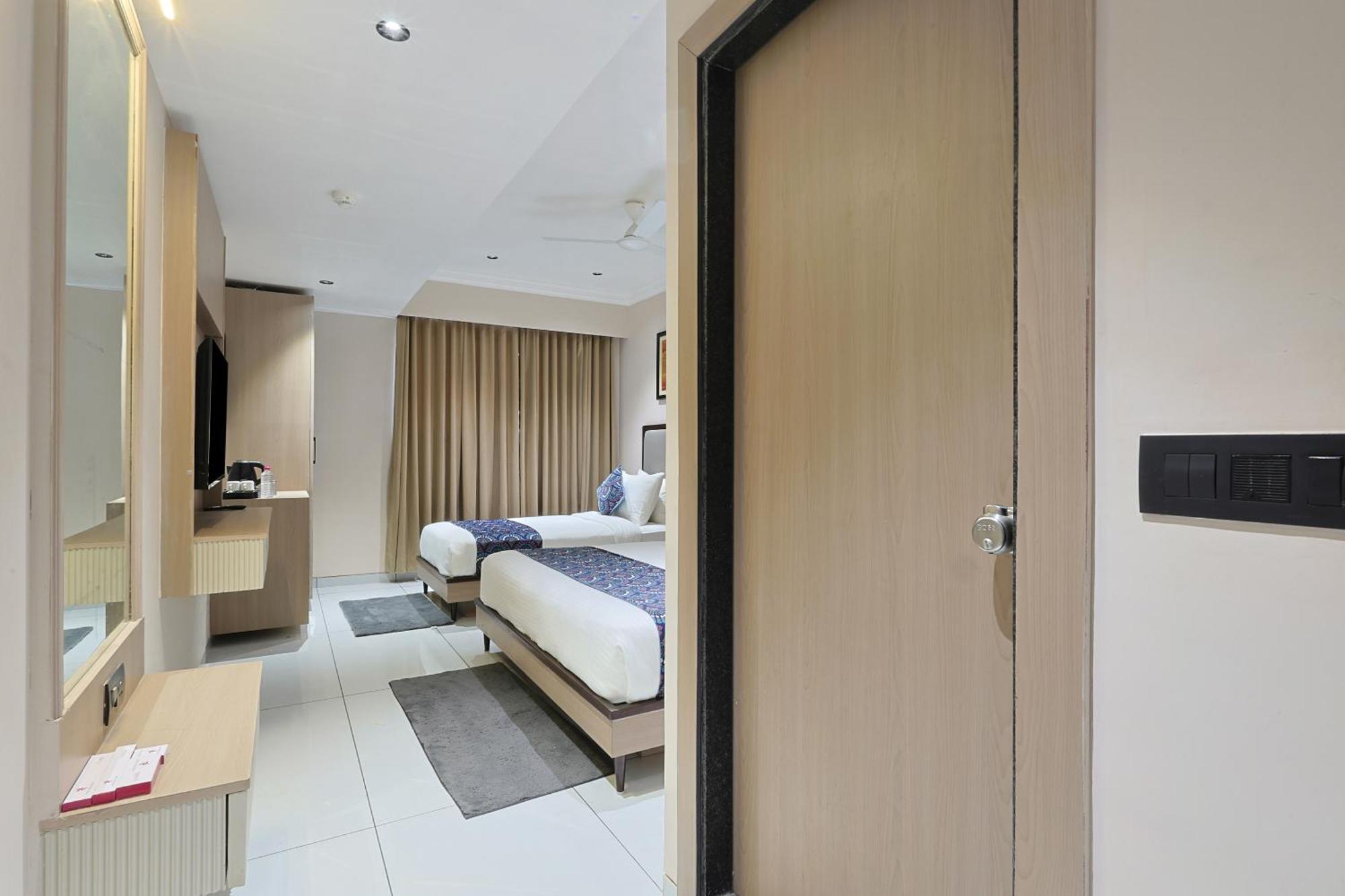 Hotel Royal Town Ahmedabad Exterior photo